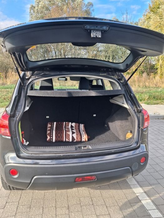 Nissan Qashqai 1.6 kolor czarny metalik
