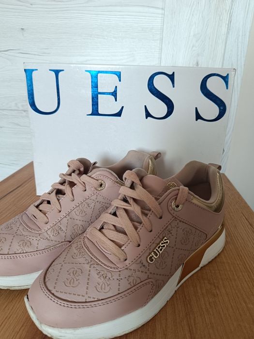 Buty damskie Guess