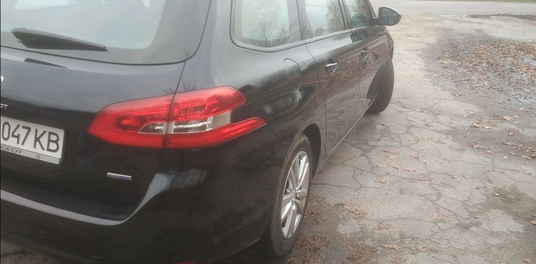 Peugeot 308 в кузові T9