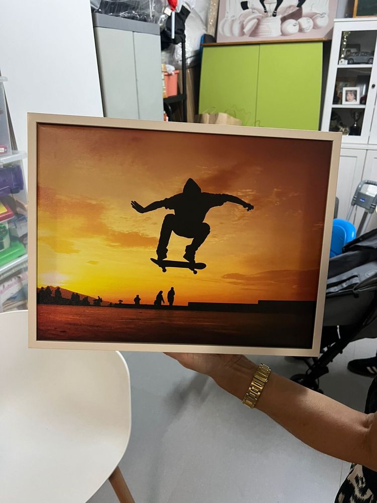 Vendi estes dois quadrros de skate em estado igual a novo
