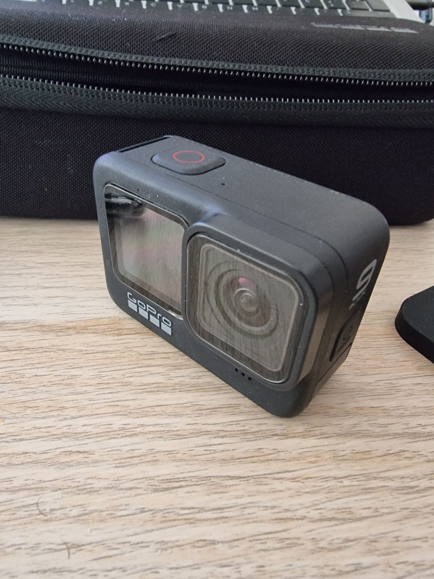 Gopro Hero 9 com fatura e vários acessórios