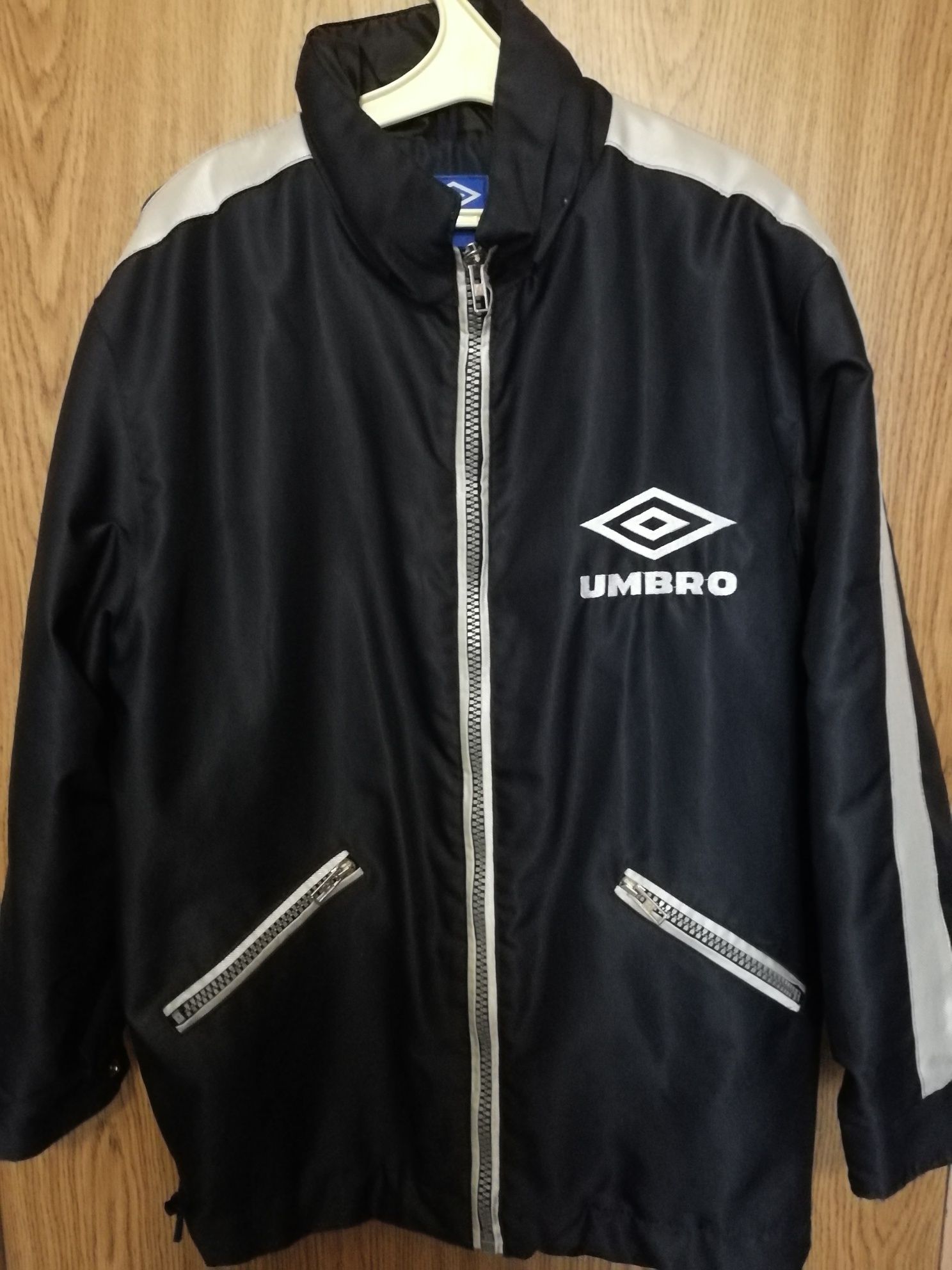 Куртка Umbro с капюшоном