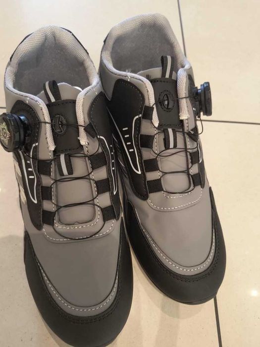 Buty męskie, sportowe r. 40, kolor szary