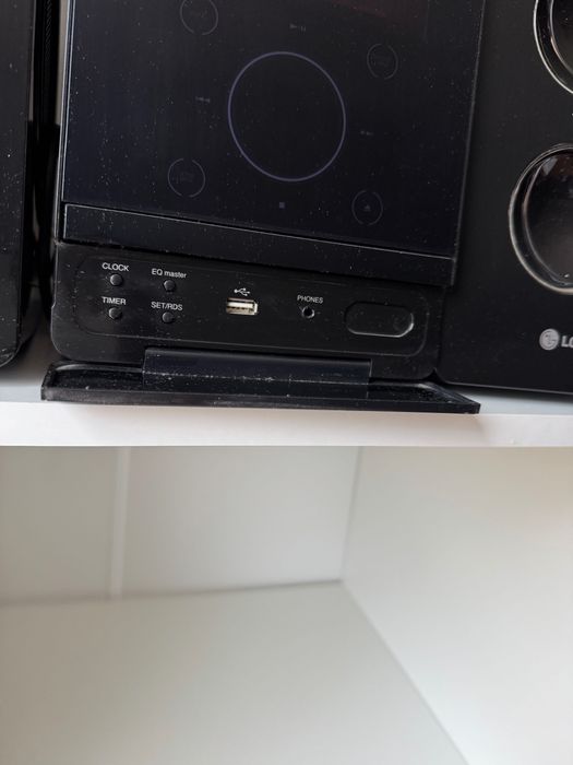 Wieża LG FA162 dotykowa