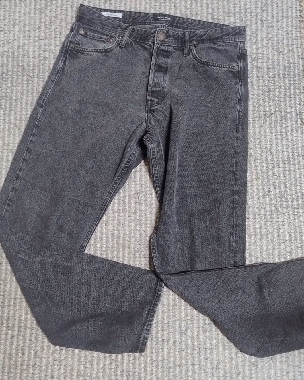 r. 32 Jack & Jones Czarne męskie spodnie z jeansu