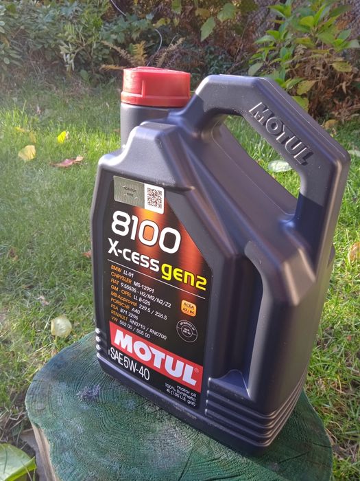 Моторні мастила від Motul-• 8100 X-cess gen2 5w40 - 4л