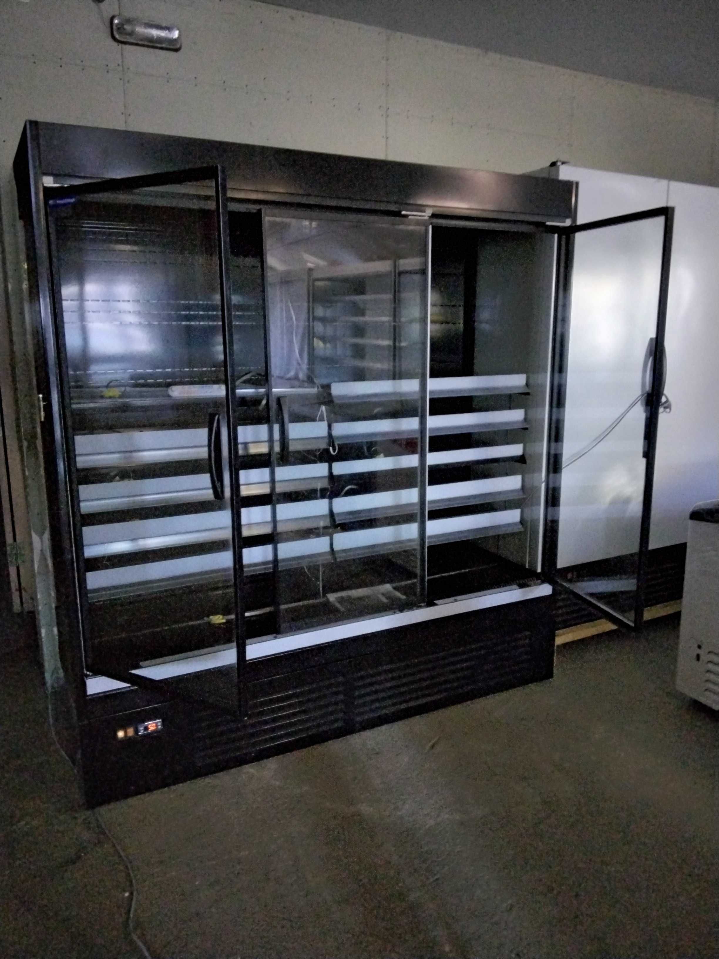Регали гірки горки пристінні холодильні з енергозберігаючими дверима