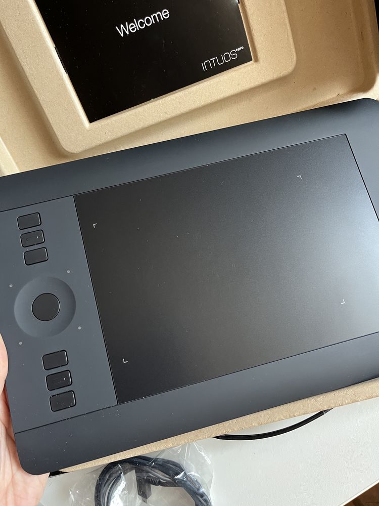 Терміново ! Графічний планшет Wacom Intous Pro S ідеальний стан