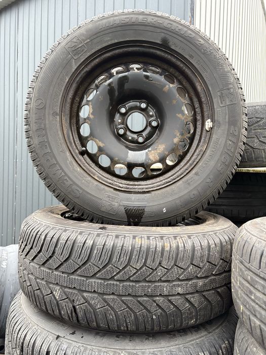 Felgi stalowe 16 cali VW opony zimowe Semperit 215/65/16 SUV 5x112