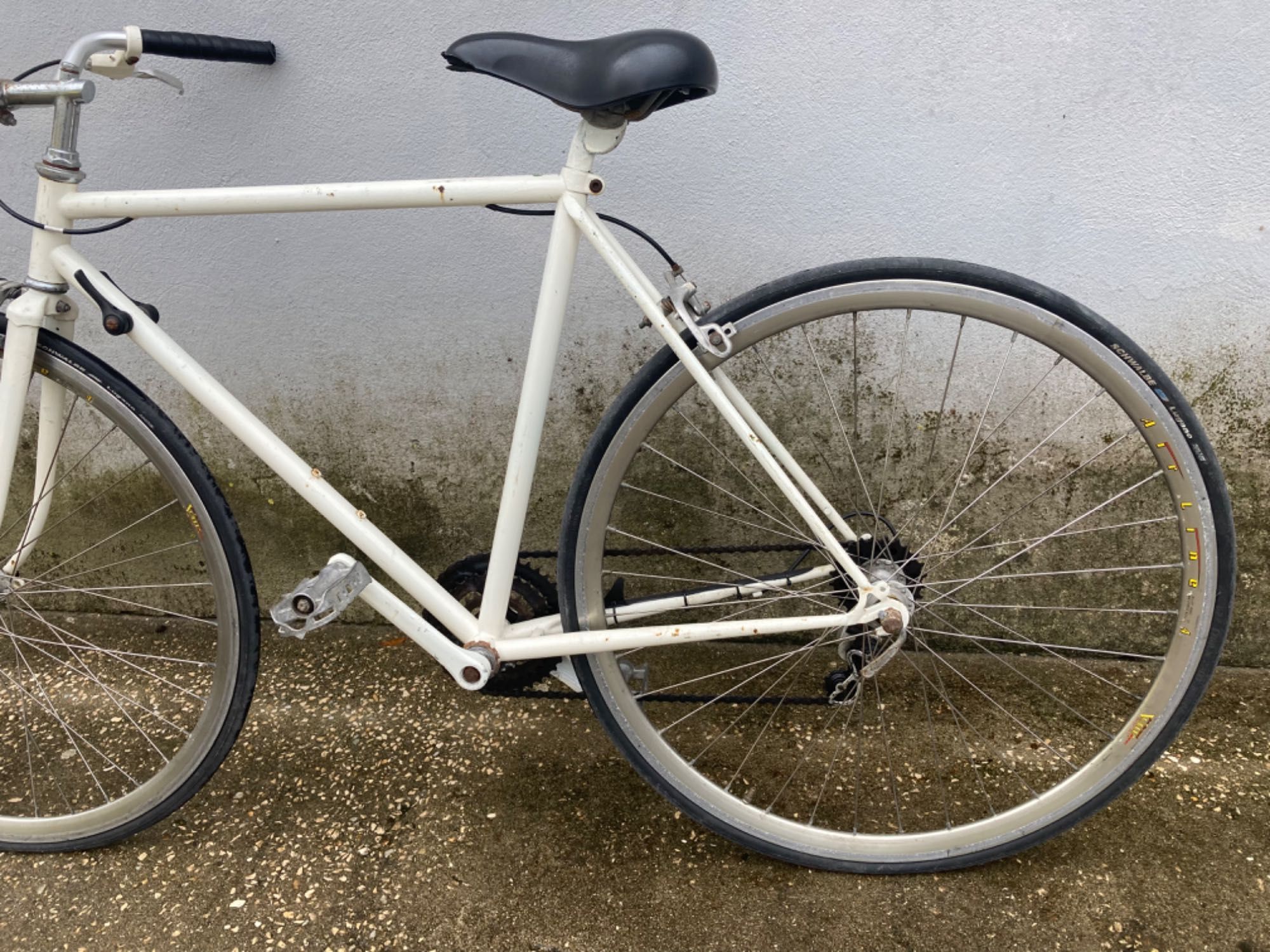 Bicicleta com rodas estrada