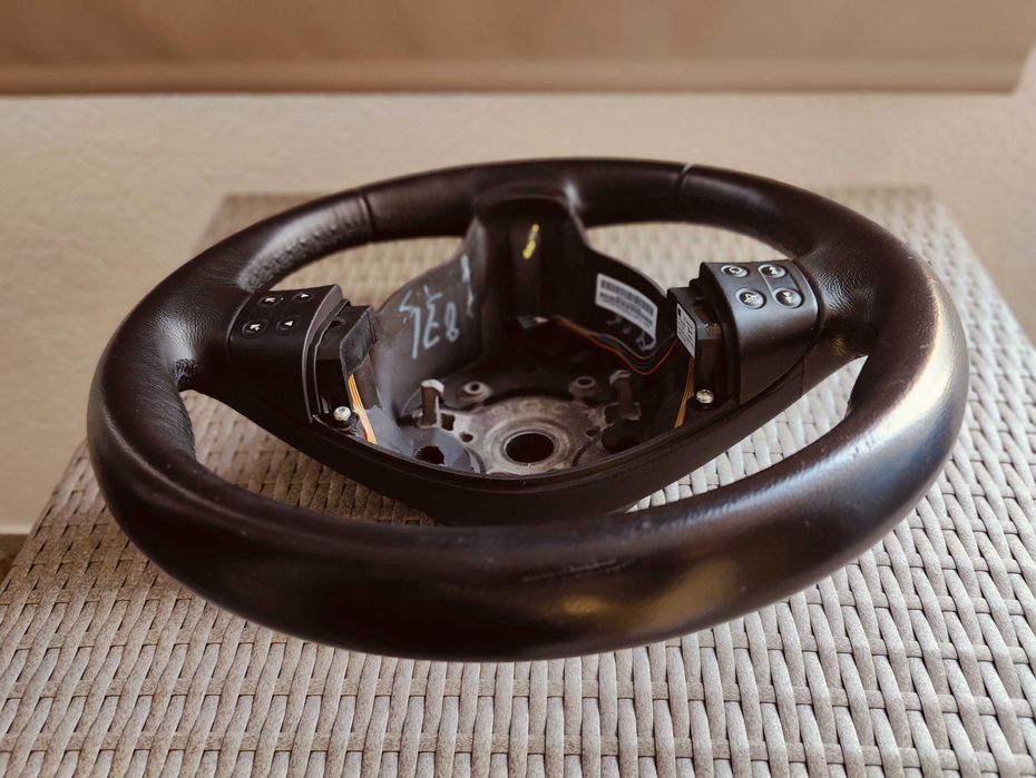 Volante de Leon 1P com comandos sem airbag