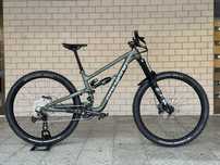 Bicicleta  Enduro Polygon Collosus N9