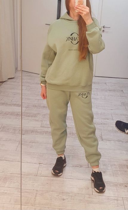 Продам теплый флисовый костюм от Vika Adamskaya