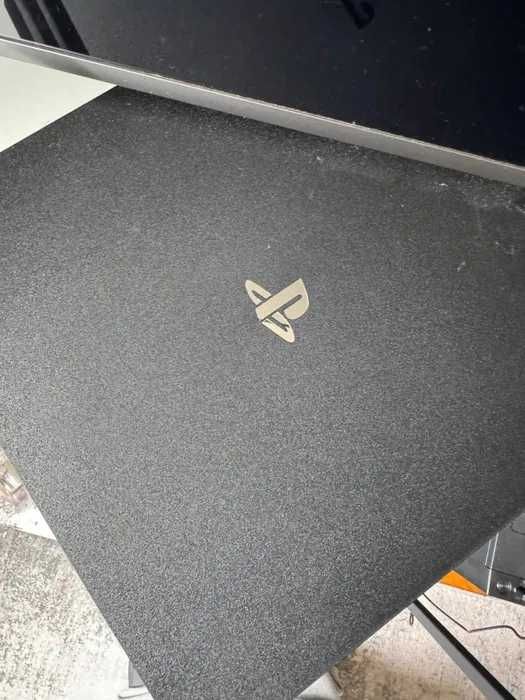 Playstation 4 pro 1tb 2 joysticki + subskrypcja ps4 pro ps5 9idealny