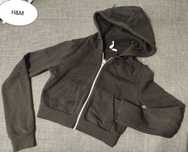H&M czarna krótka bluza r.S