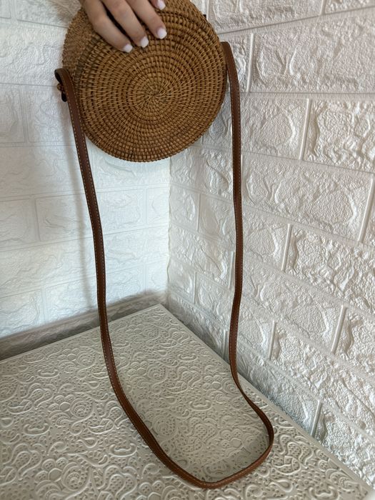 Женская плетеная круглая сумочка Rattan Bali 20 на 7  из ротанга