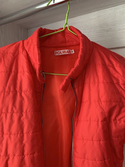 Дитяча червона куртка