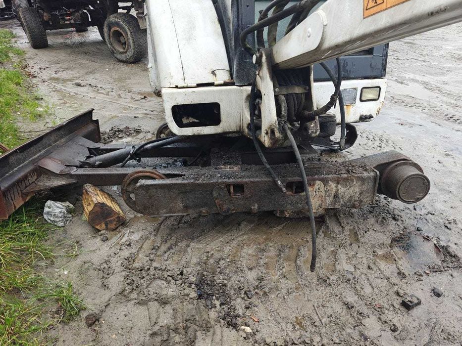 Продам міні-екскаватор гусеничний Bobcat 334D на запчастини