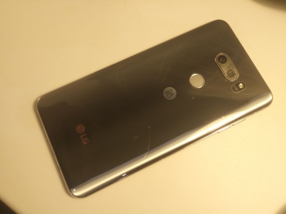 Lg v 30+ 128 gb 4 gb ОЗУ