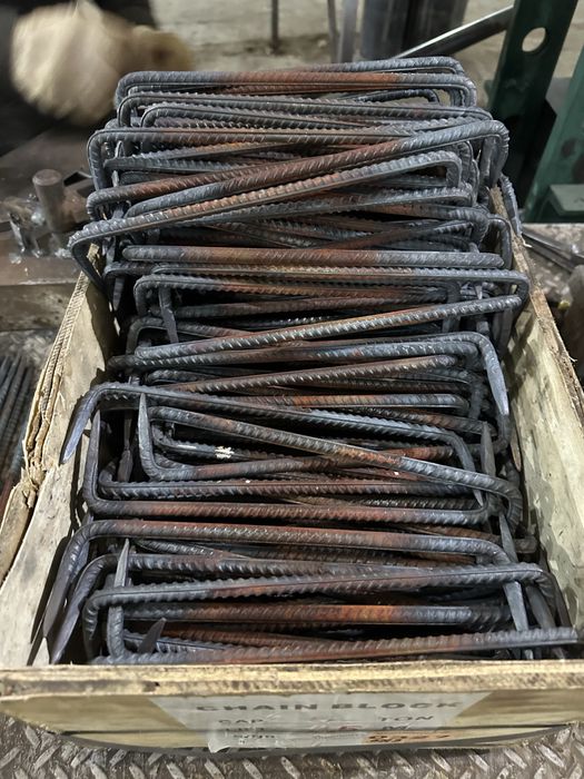 Скобы для кровли. Строительная скоба