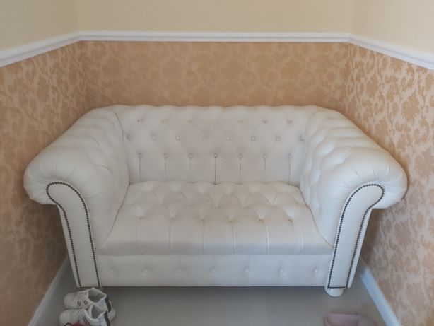 Sofa chesterfield biała skóra naturalna