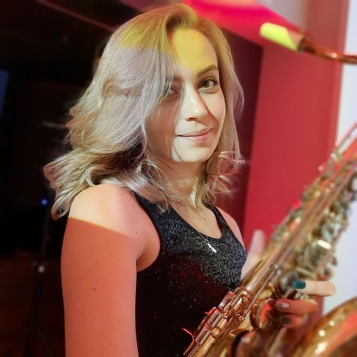 Саксофон Київ. Саксофоністка. Новий рік.На свято.