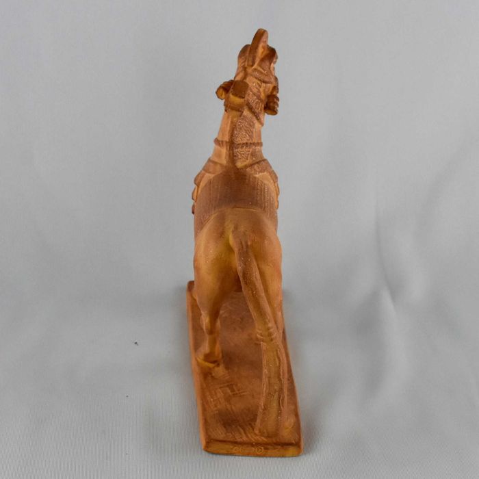 Figura em biscuit de Cavalo 4000 anos de Escultura Equestre – ASSÍRIO