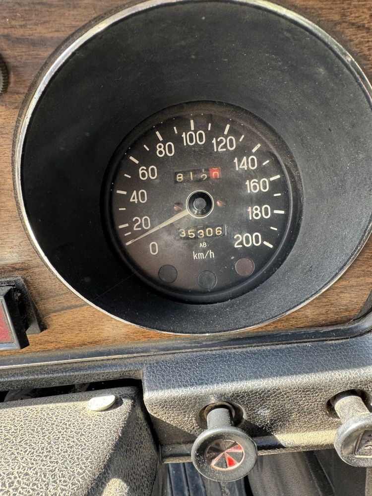 Волга 2410.
