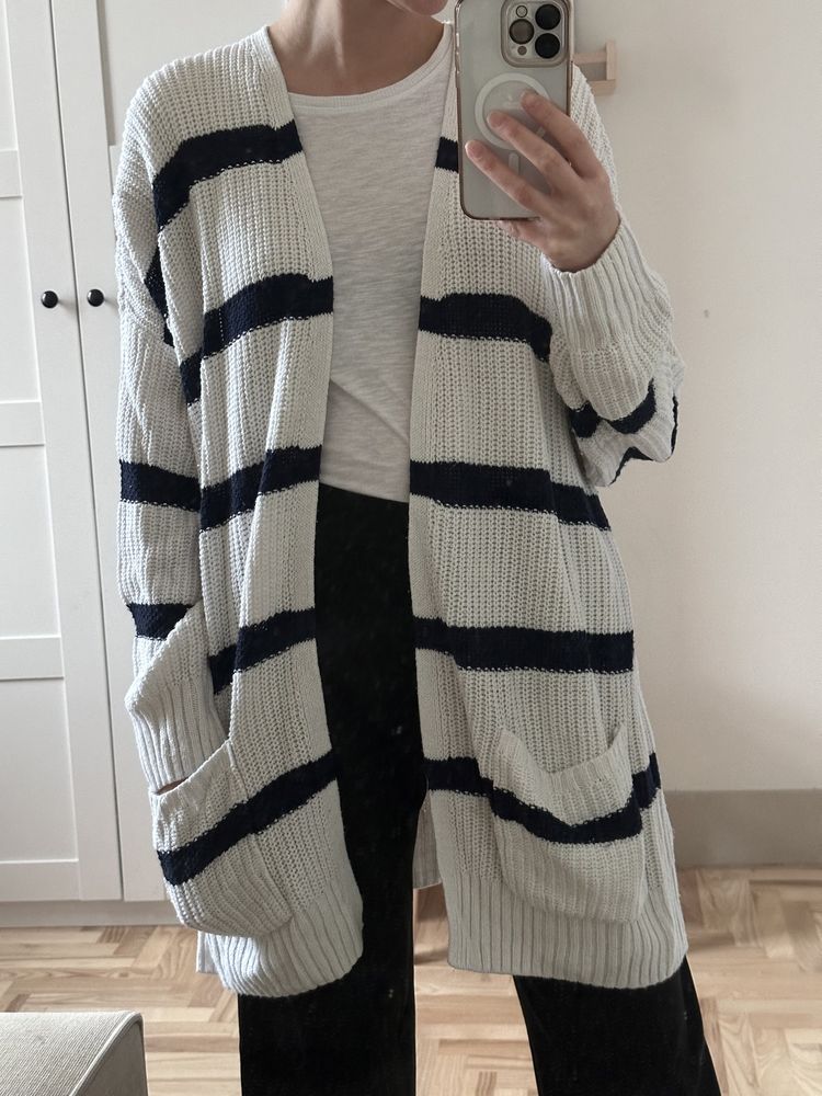 Długi kardigan sweter w paski oversize