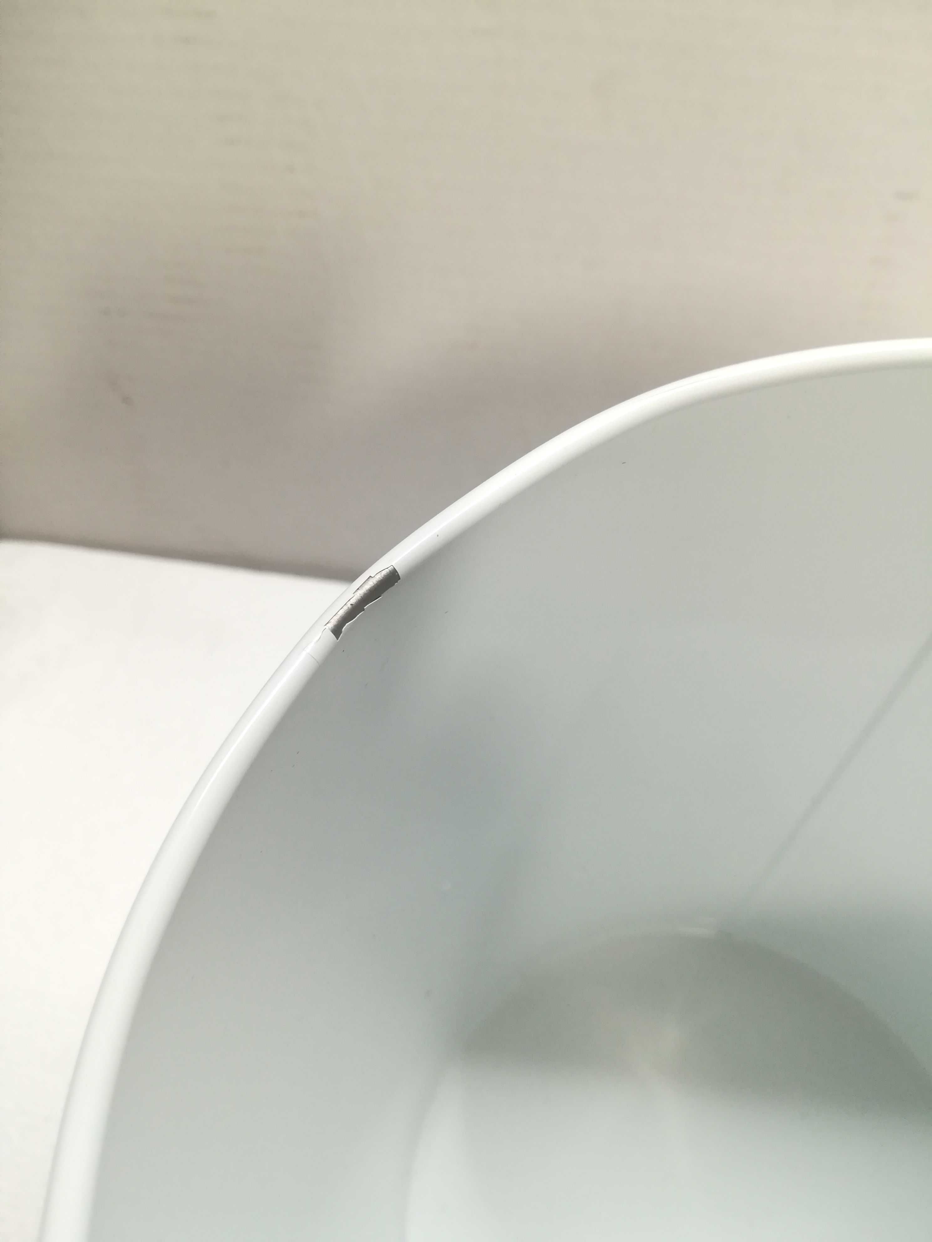 mDesign Mały kosz na śmieci Poj. 6L Metalowy Do łazienki, biura Biały