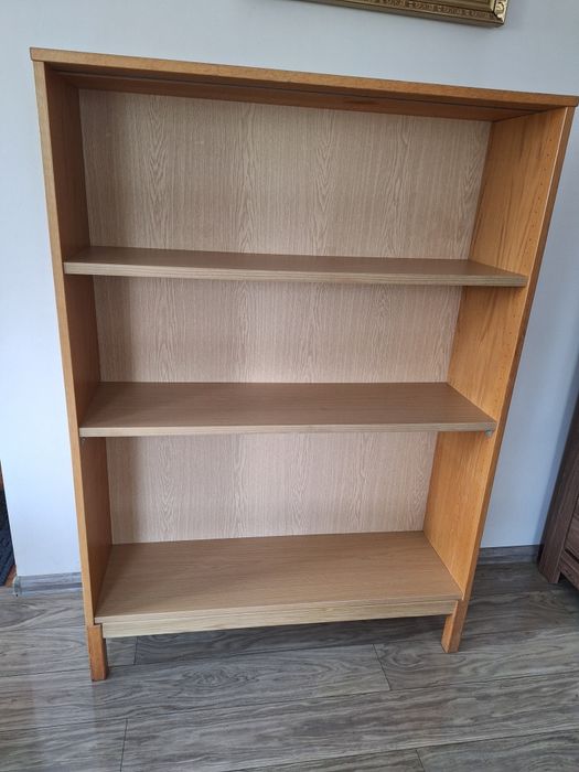 Regał na książki lub przetwory