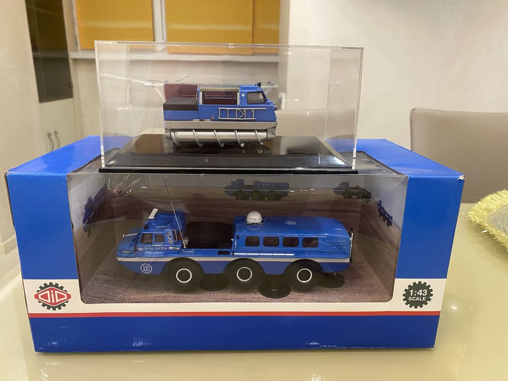 Продам маштабную модель авто  Ссср Zil 49061 Синяя птица