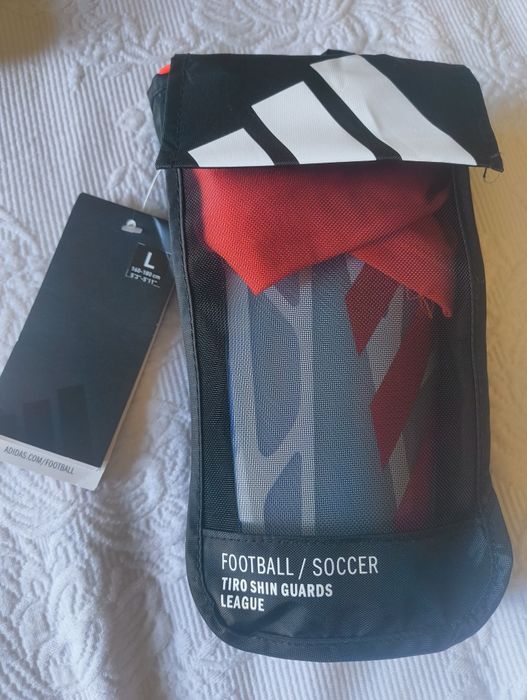 Caneleiras- L-  Adidas - futebol