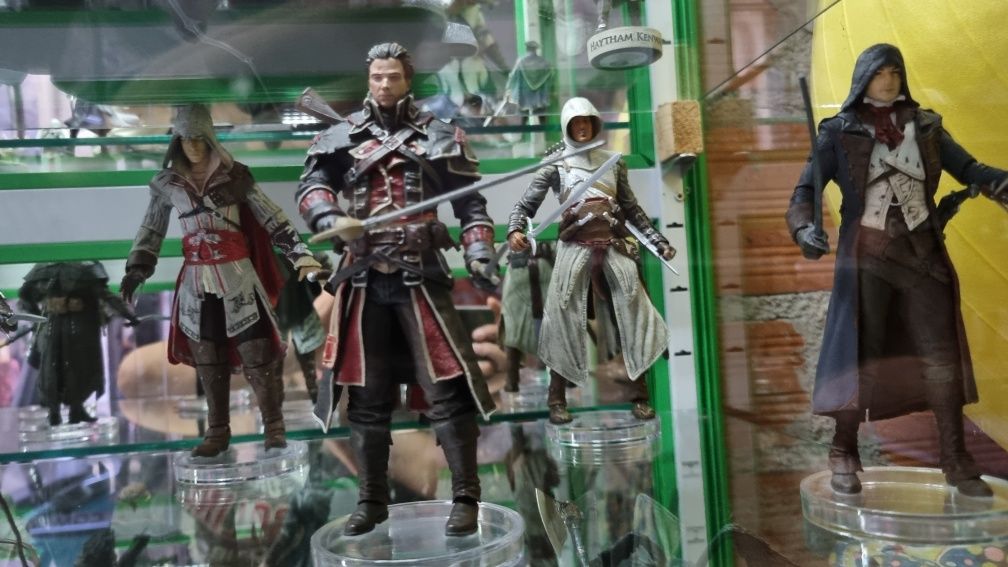 Figuras Assassin's Creed Neca e McFarlane