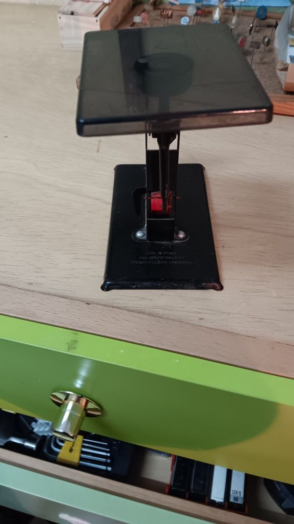 Balança muito antiga pesar cartas!