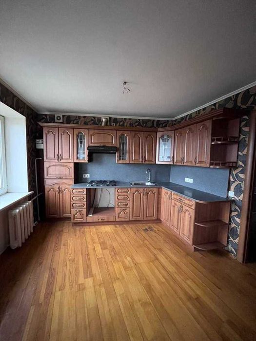 Чудова трикімнатна квартира на Садах-2 КОД:20981