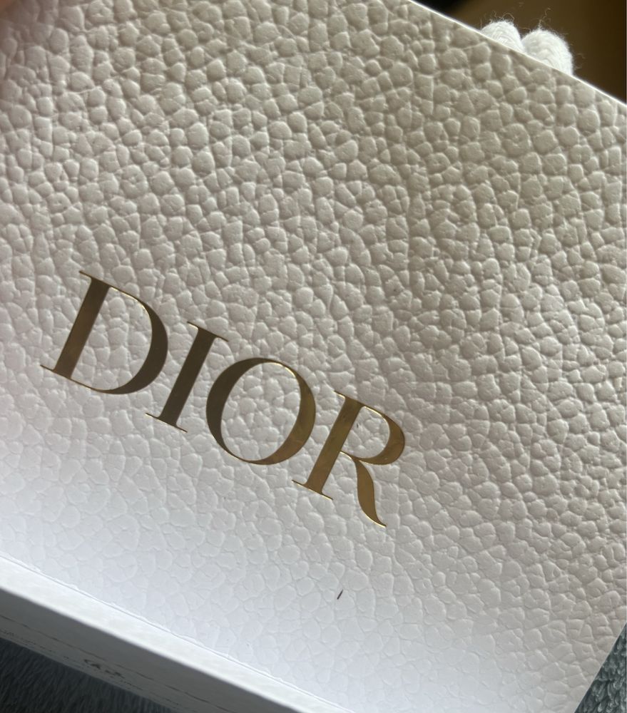 Пакет Dior.
