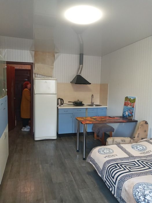 Продам Гостинку м.Студенческая .