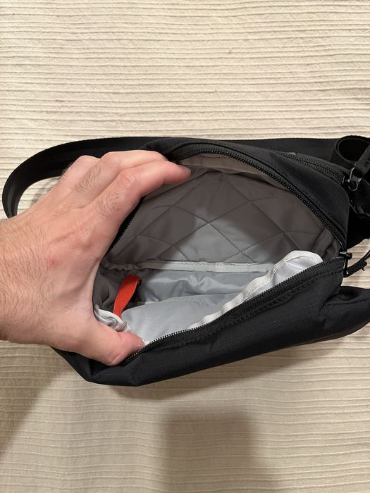 Bolsa Moment Everything Sling 2L