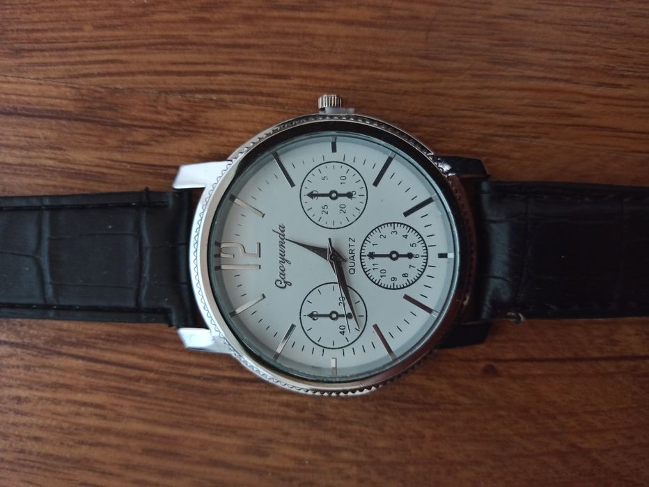 Nowy zegarek z dużą tarczą czarny pasek