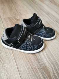 Продам дитячі кросівки Nike Jordan