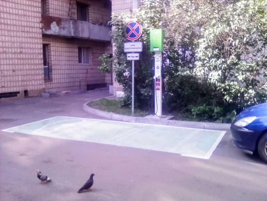 Сдам изолированную комнату в 2х к. квартире элитного тихого центра.