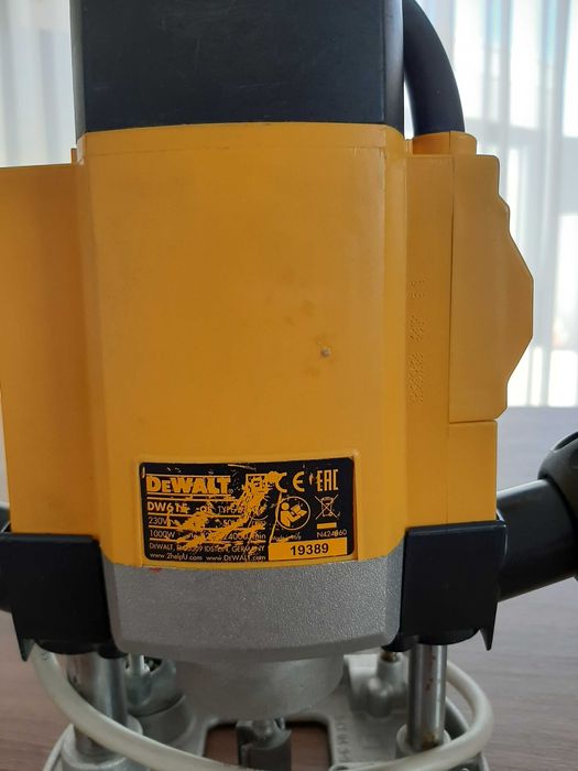 Tupia Dewalt 1000w
