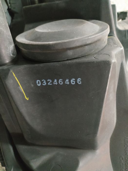 Farol de carro (desconheço marca)