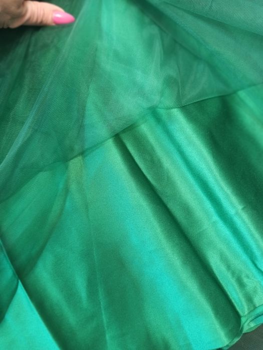 Przepiękna sukienka z gorsetem