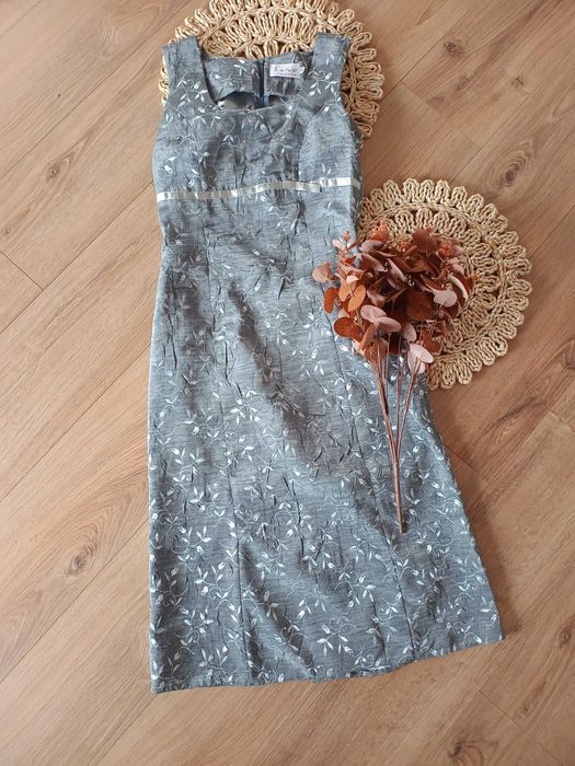 szara srebrna kwiecista sukienka suknia midi weselna na wesele 38M