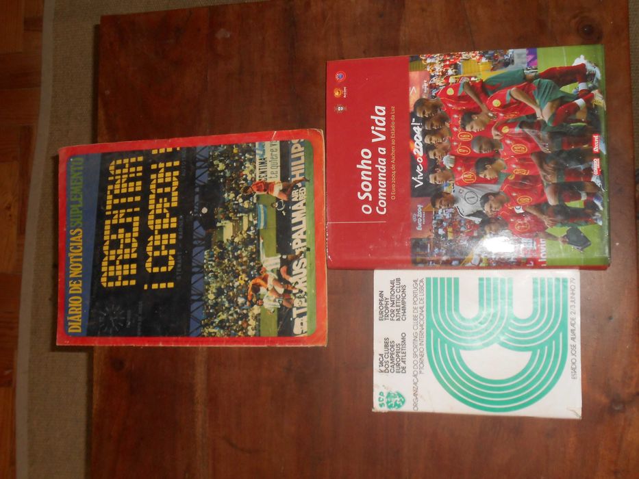 Livros fasciculos antigos futebol e atletismo Euro 2004