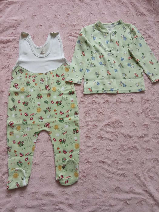 Śpioszki i kaftanik niemowlęcy, r. 80