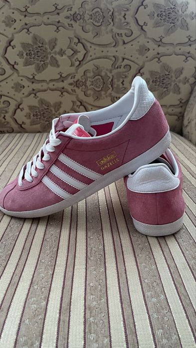 Кросівки Adidas Gazelle ART S76676 , р. 40 , в ідеальному стані