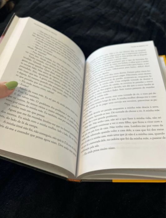 Livro: A mulher de branco